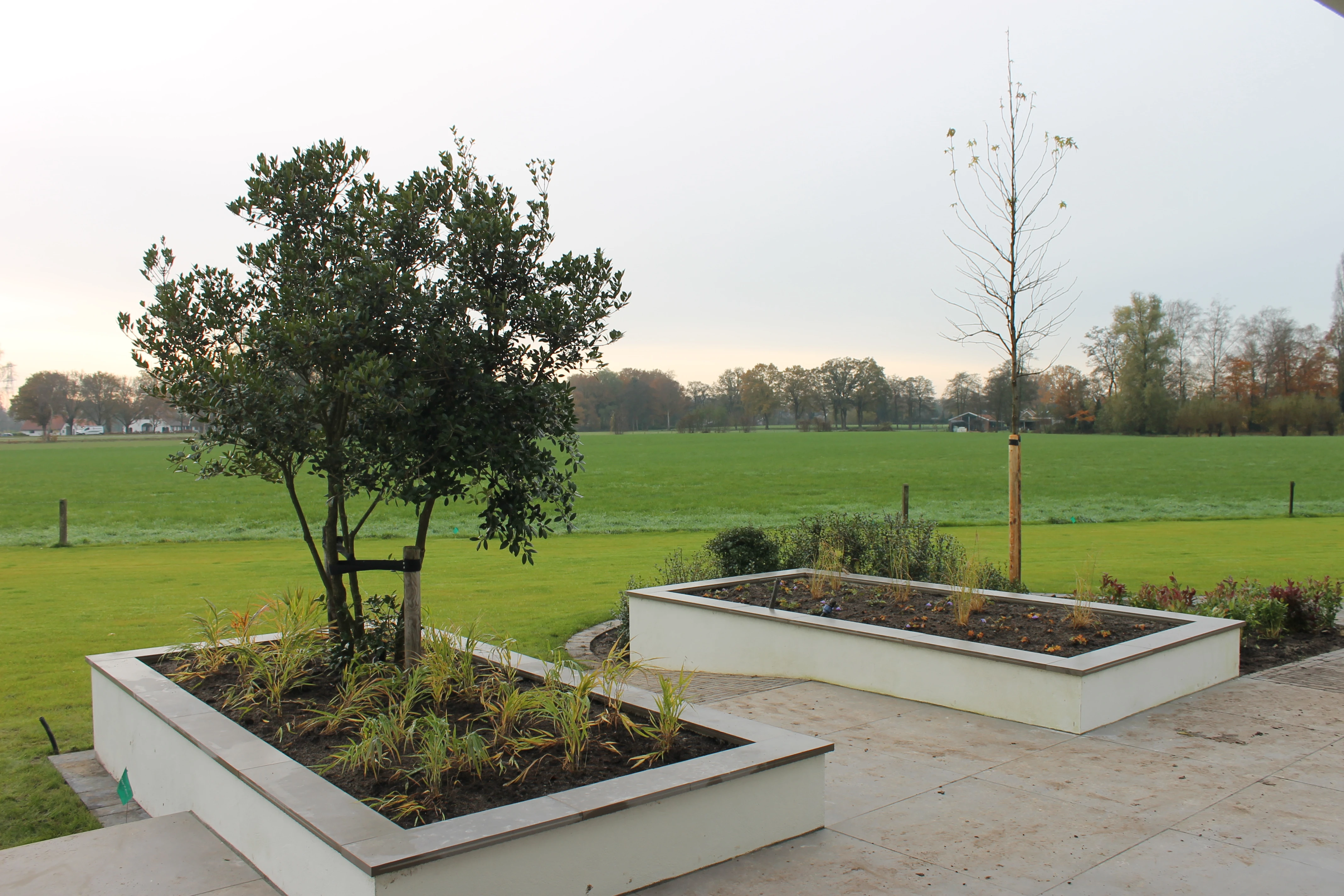 Landelijke tuin met weids uitzicht -3